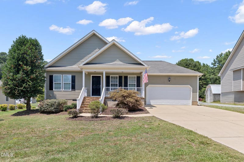 585 Cokesbury Park Ln, Fuquay Varina, NC 27526