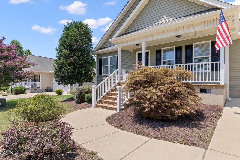 585 Cokesbury Park Ln, Fuquay Varina, NC 27526
