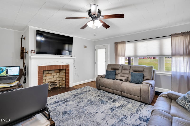 585 Cokesbury Rd, Fuquay Varina, NC 27526