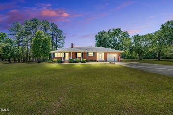 585 Cokesbury Rd, Fuquay Varina, NC 27526