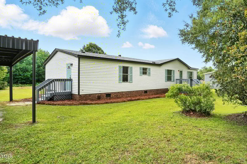 585 Smith Rd, Smithfield, NC 27577
