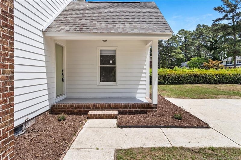 5850 Hibernia Dr, Fayetteville, NC 28314