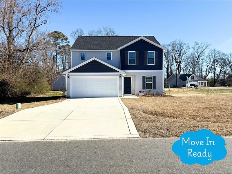 5851 Panther Dr, Hope Mills, NC 28348