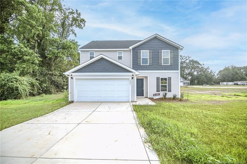5851 Panther Dr, Hope Mills, NC 28348