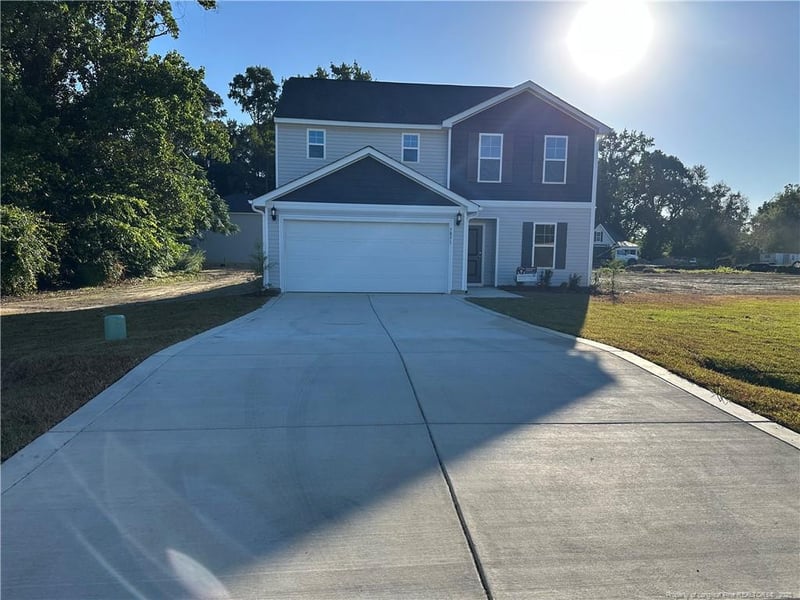 5851 Panther Dr, Hope Mills, NC 28348