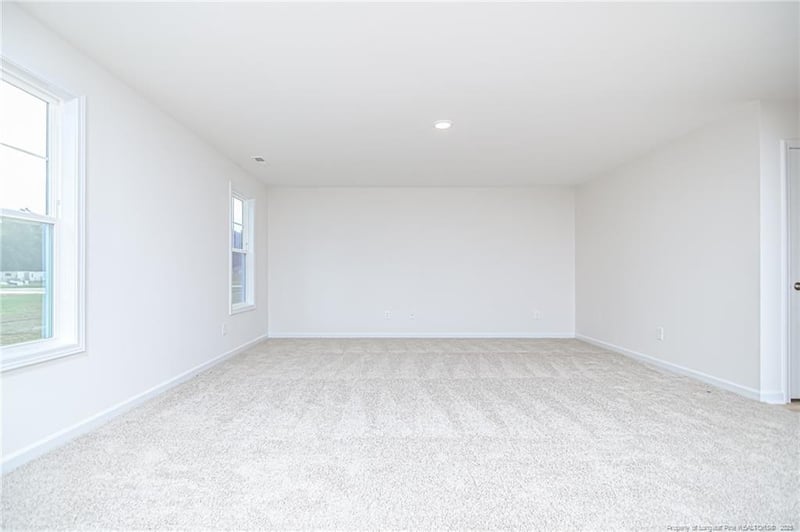 5851 Panther Dr, Hope Mills, NC 28348