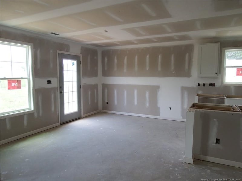 5852 Panther Dr, Hope Mills, NC 28348