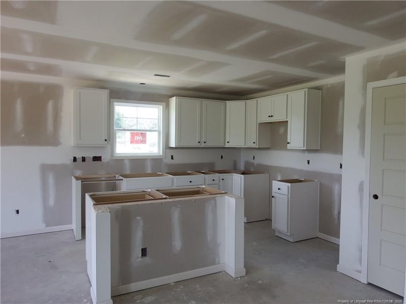5852 Panther Dr, Hope Mills, NC 28348