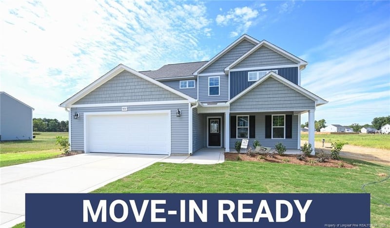 5852 Panther Dr, Hope Mills, NC 28348