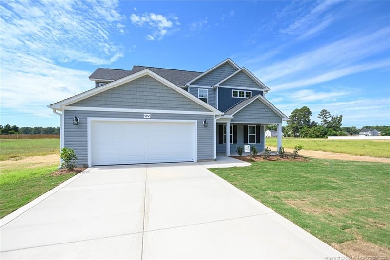 5852 Panther Dr, Hope Mills, NC 28348