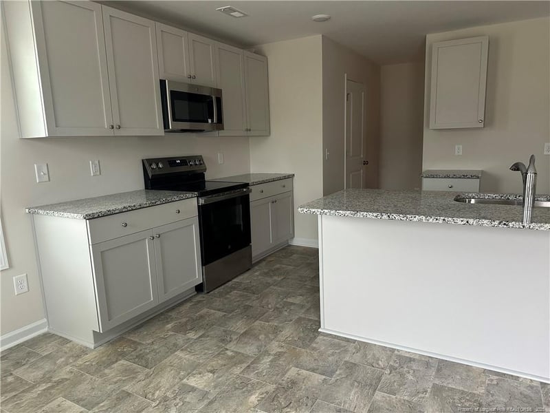 5855 Gator Way, Hope Mills, NC 28348