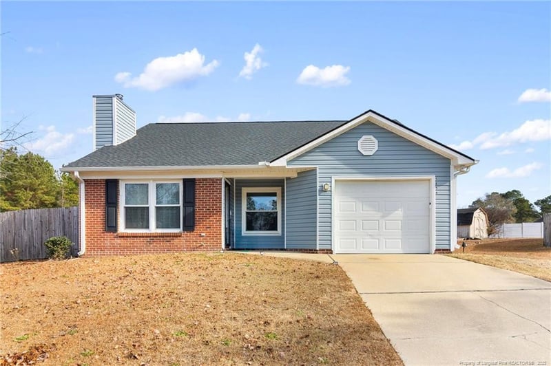 5856 Corner Oaks Dr, Hope Mills, NC 28348