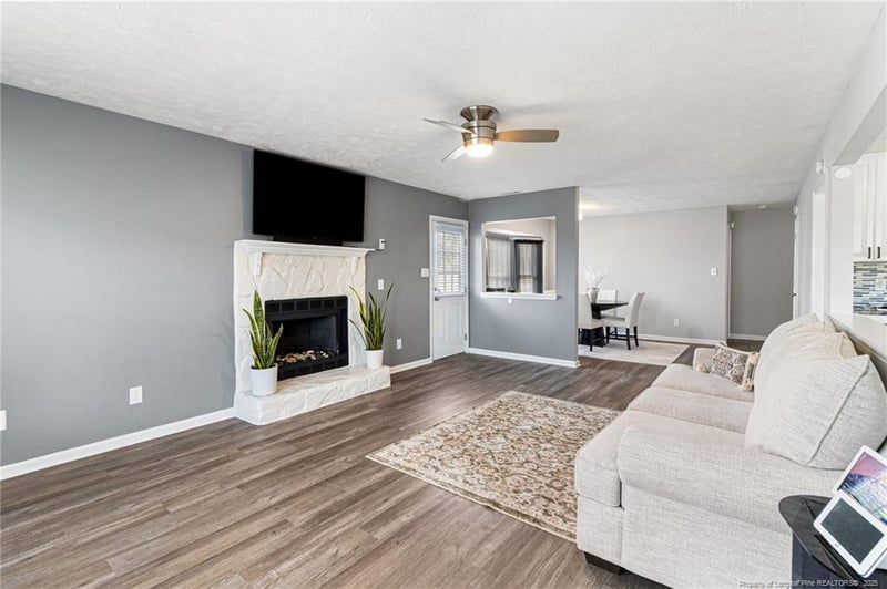 5856 Corner Oaks Dr, Hope Mills, NC 28348