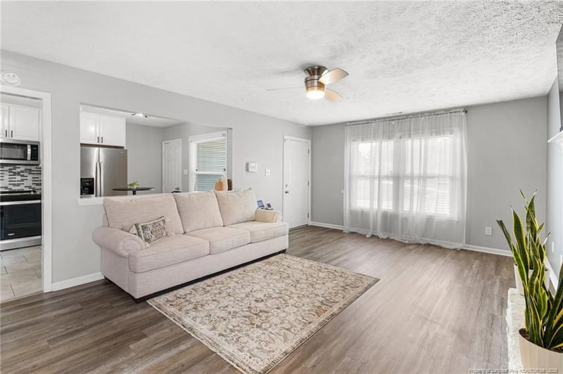 5856 Corner Oaks Dr, Hope Mills, NC 28348