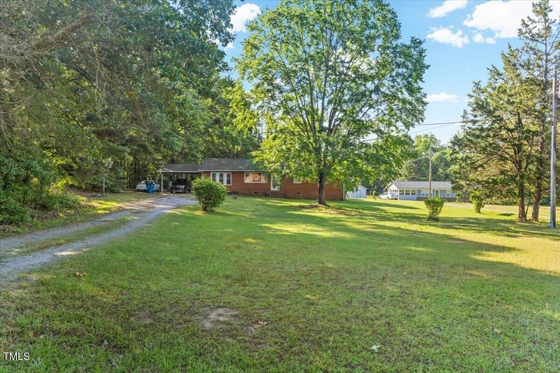 586 New Hope Church Rd, Apex, NC 27523
