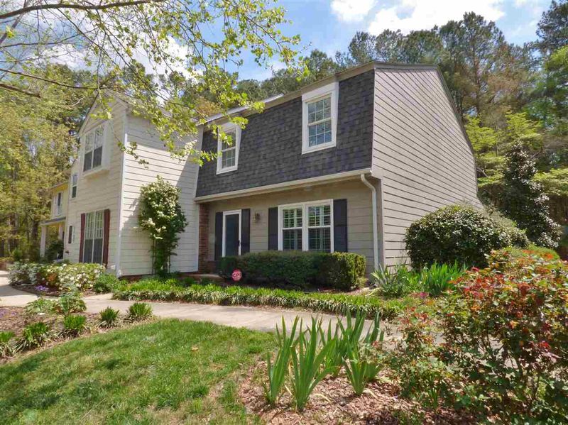 5860 Hills Dr, Raleigh, NC 27609
