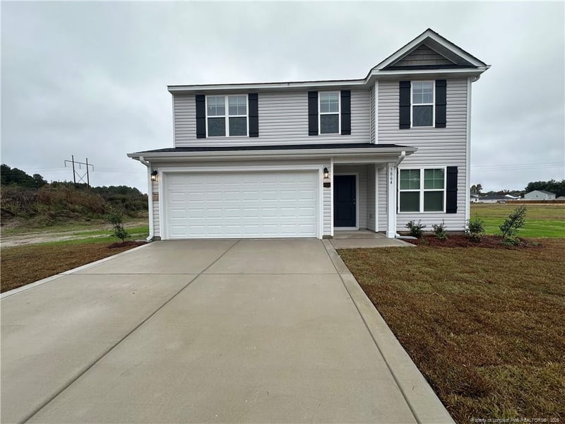 5864 Panther Dr, Hope Mills, NC 28348