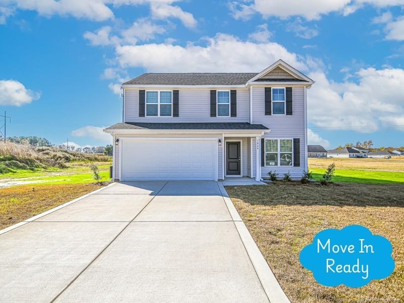 5864 Panther Dr, Hope Mills, NC 28348