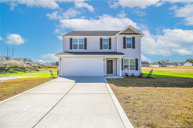 5864 Panther Dr, Hope Mills, NC 28348