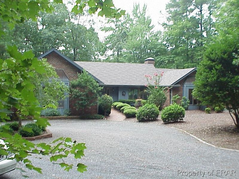 587 Spyglass Ln, Sanford, NC 27332