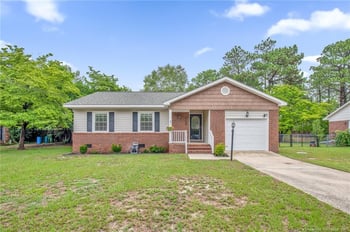 5870 Hunting Ridge Rd, Hope Mills, NC 28348