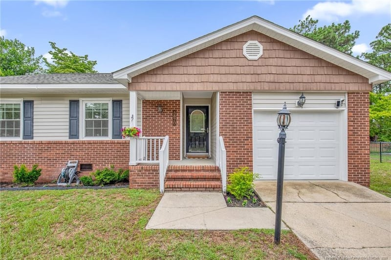 5870 Hunting Ridge Rd, Hope Mills, NC 28348
