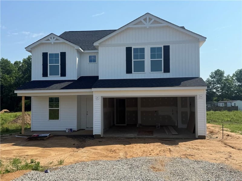 5871 Panther Dr, Hope Mills, NC 28348