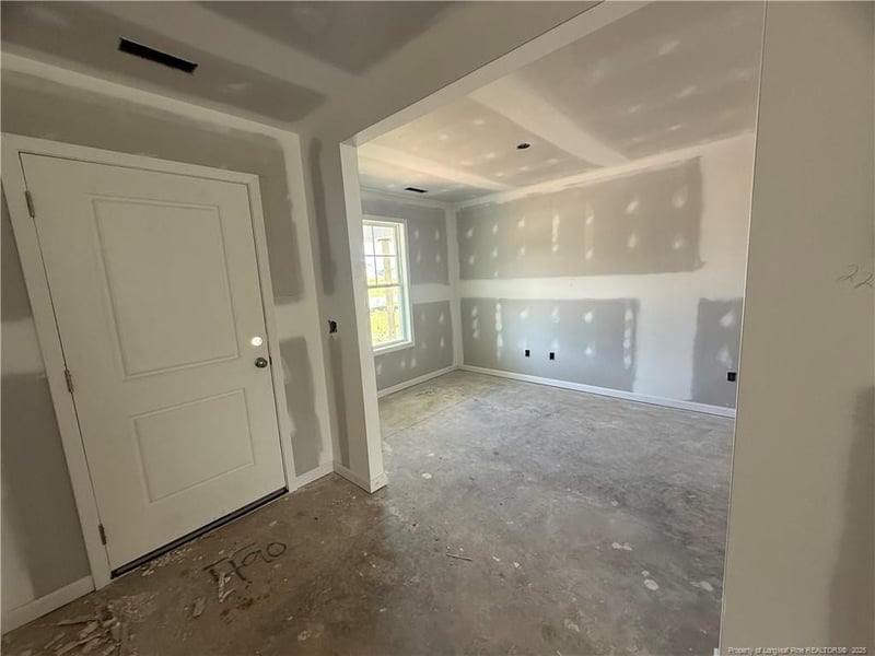 5871 Panther Dr, Hope Mills, NC 28348
