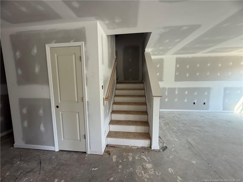 5871 Panther Dr, Hope Mills, NC 28348