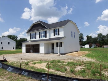 5877 Panther Dr, Hope Mills, NC 28348