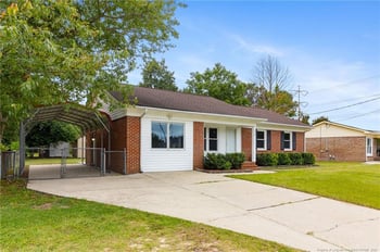 5889 Hunting Ridge Rd, Hope Mills, NC 28348