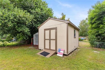 5889 Hunting Ridge Rd, Hope Mills, NC 28348