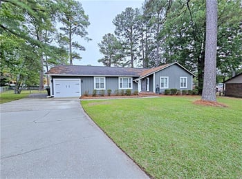 5889 Kerr Pl, Fayetteville, NC 28314