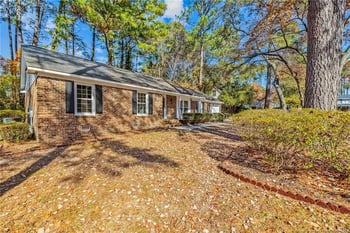 5890 Waccamaw Ct, Fayetteville, NC 28314