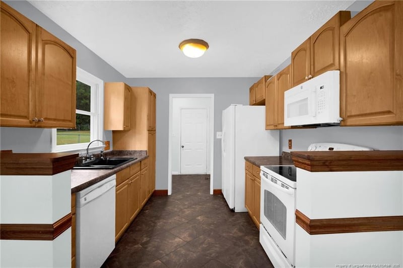 5894 Nutbush Pl, Fayetteville, NC 28314