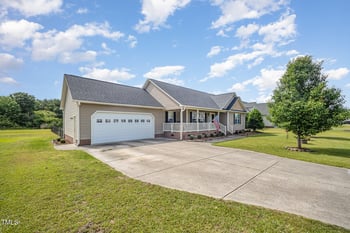 59 Long Grass Dr, Smithfield, NC 27577
