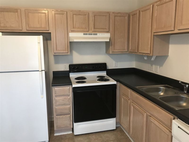 59 Red Ln, Raleigh, NC 27606