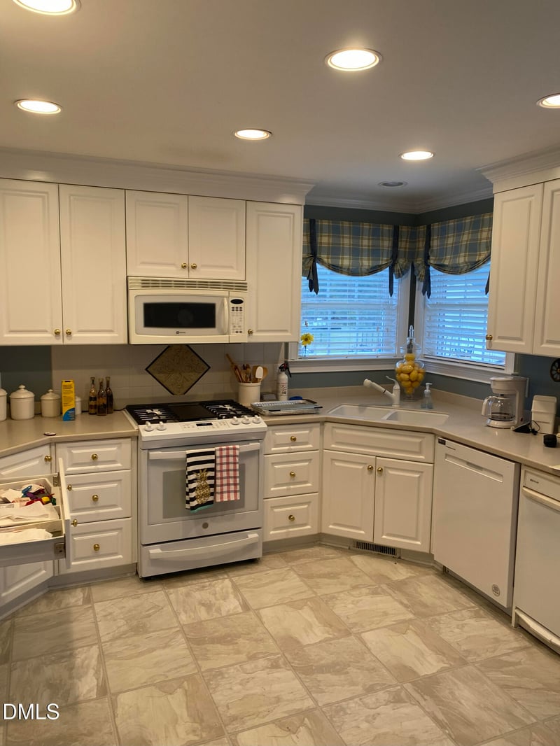 590 Hobson Rd, Dunn, NC 28334