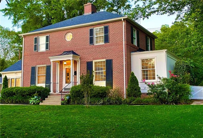590 Parkview Dr, Burlington, NC 27215