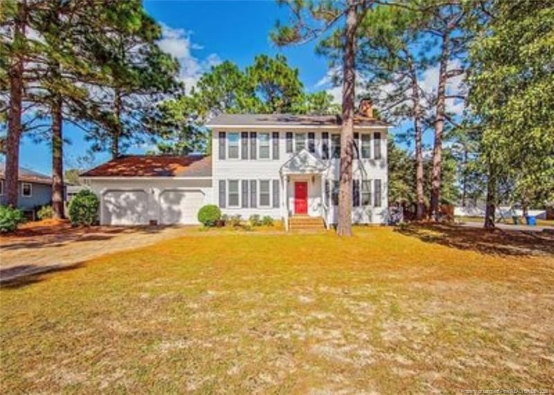 5900 Bishopgate Pl, Fayetteville, NC 28304