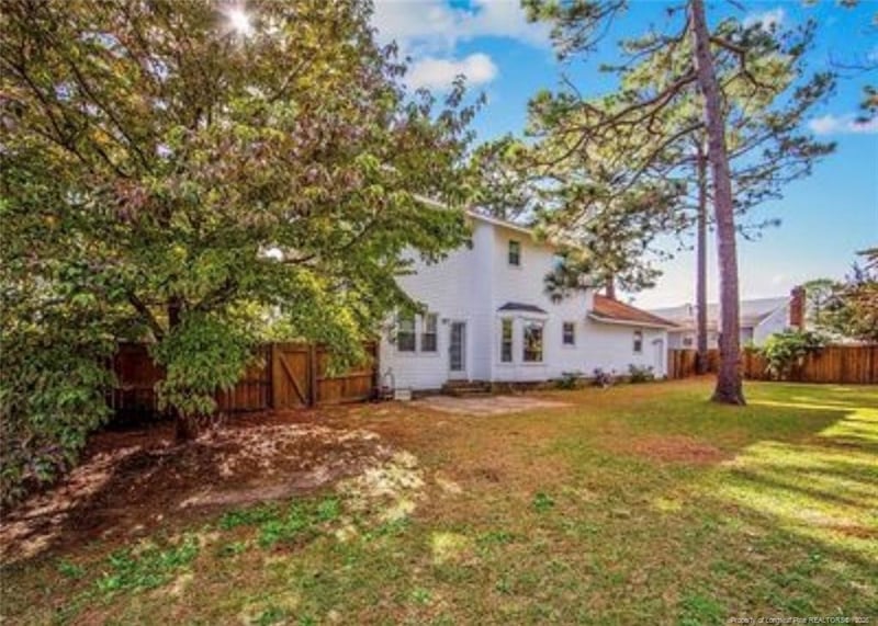 5900 Bishopgate Pl, Fayetteville, NC 28304
