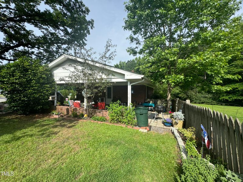 5900 Honeycutt Rd, Holly Springs, NC 27540