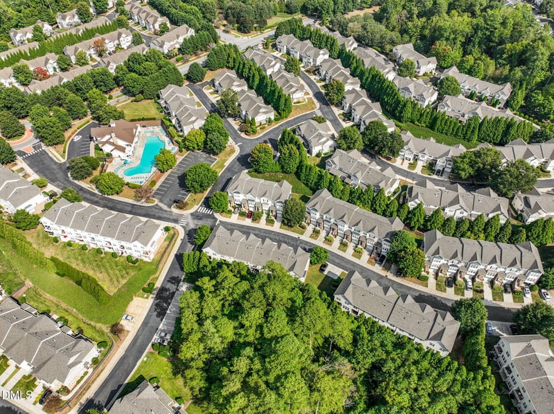 5901 Hourglass Ct, Raleigh, NC 27612