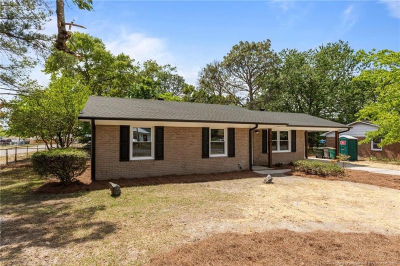 5901 Richfield Ave, Hope Mills, NC 28348
