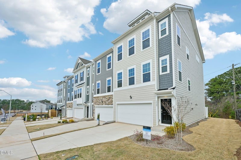 5902 Dunzo Dr, Raleigh, NC 27617