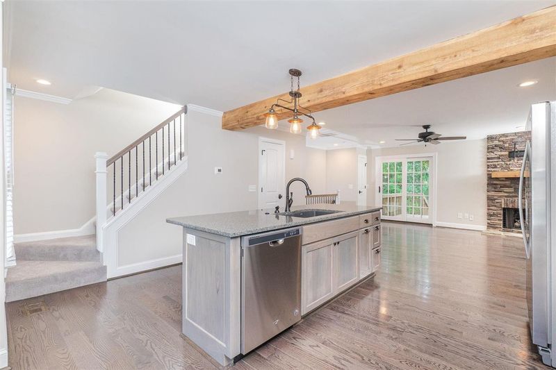5903 Dixon Dr, Raleigh, NC 27609