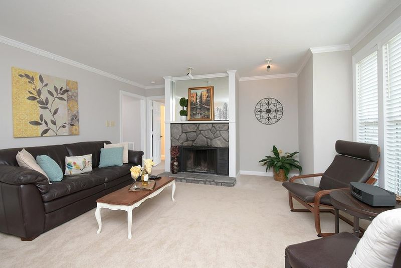 5903 Sentinel Dr, Raleigh, NC 27609