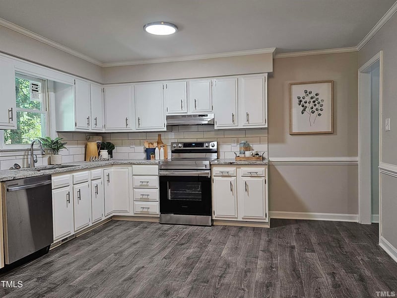 5904 Applewood Ln, Raleigh, NC 27609