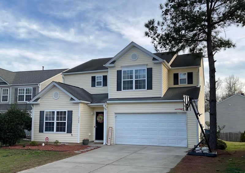 5904 Dowse Cir, Raleigh, NC 27610