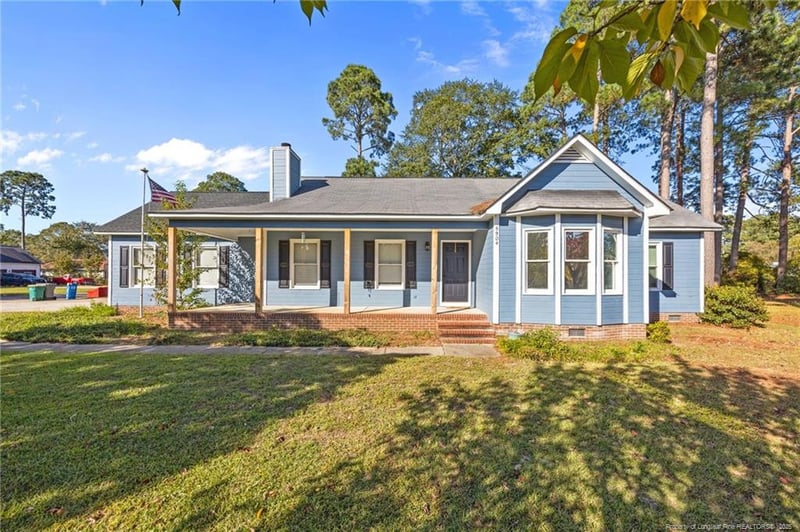 5904 Genesis Ct, Hope Mills, NC 28348